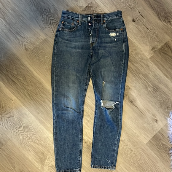 “Levi’s Premium” Skinny/ Mom Jeans - Picture 3 of 4